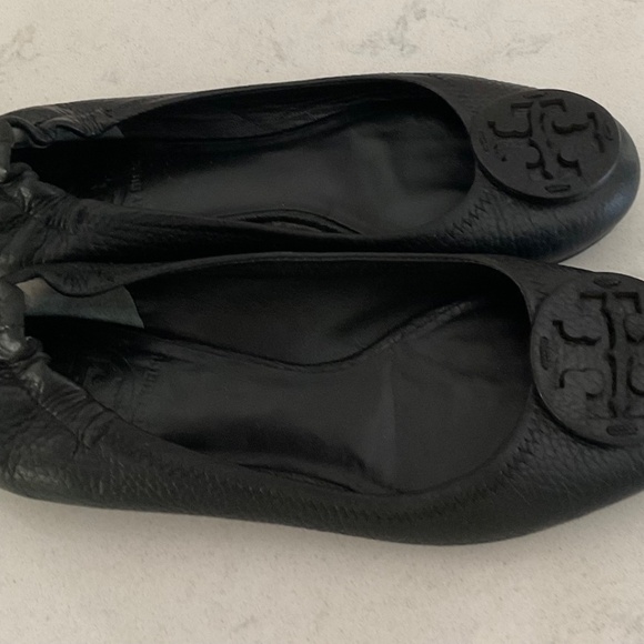 Tory Burch pebbled flat shoes - Picture 6 of 6